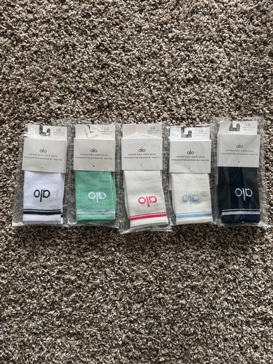 ALO Yoga Other - ALO Yoga Women's Crew Socks Pack - White, Mint, Pink, Light Blue, Black